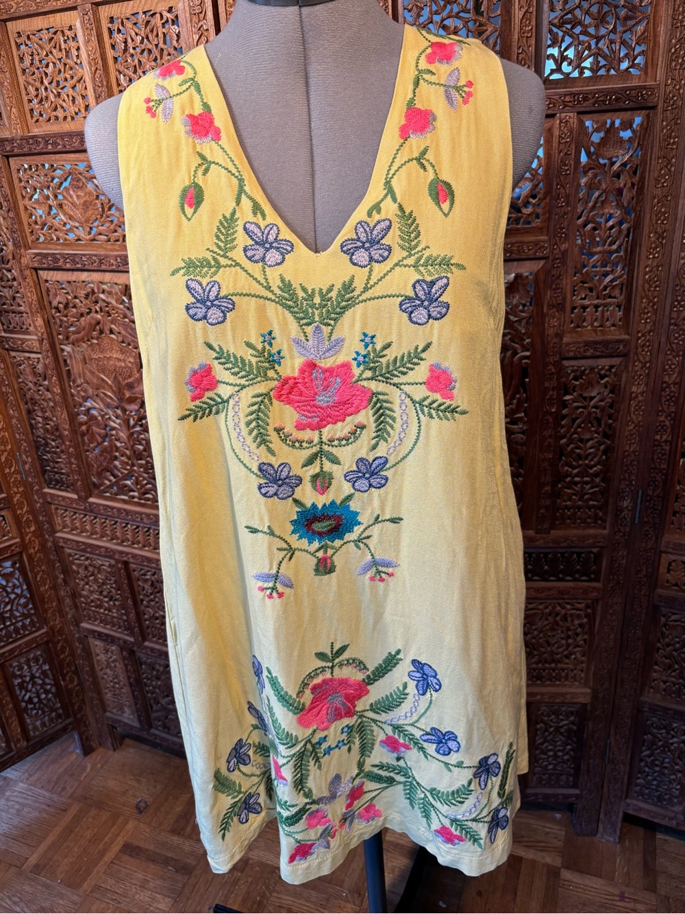 Umgee Yellow Sleeveless V-Neck Embroidered Floral Dress